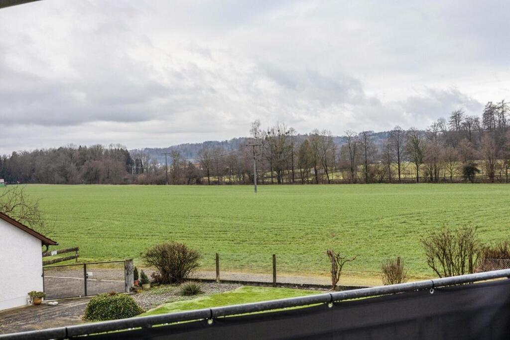 Ferienwohnung Im Gruenen, 10 Km Rv, 30 Km Bodensee, Kueche Bad Balkon Wolpertswende Exterior photo