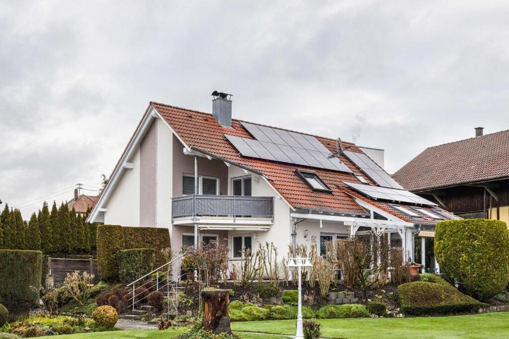 Ferienwohnung Im Gruenen, 10 Km Rv, 30 Km Bodensee, Kueche Bad Balkon Wolpertswende Exterior photo